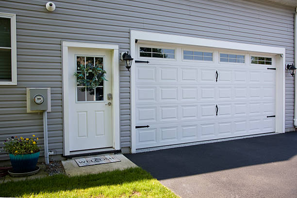 24/7 Emergency Garage Door Panel Replacement experts in Middlesborough, KY